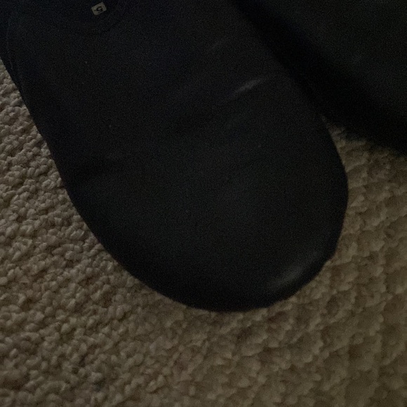 Amazing dance shoes. Color is black and they are very comfortable - Picture 2 of 2